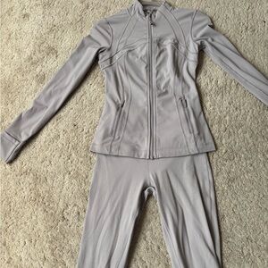 Lululemon Athletica Light Gray Activewear Set